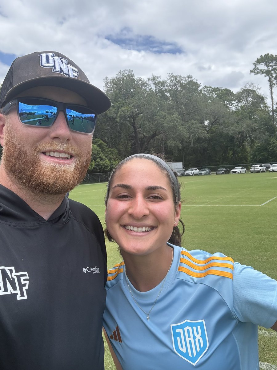 levineturf's tweet image. Ran into a pro swooper today @zarasiassi 👏
@sporting_jax @OspreyWSOC