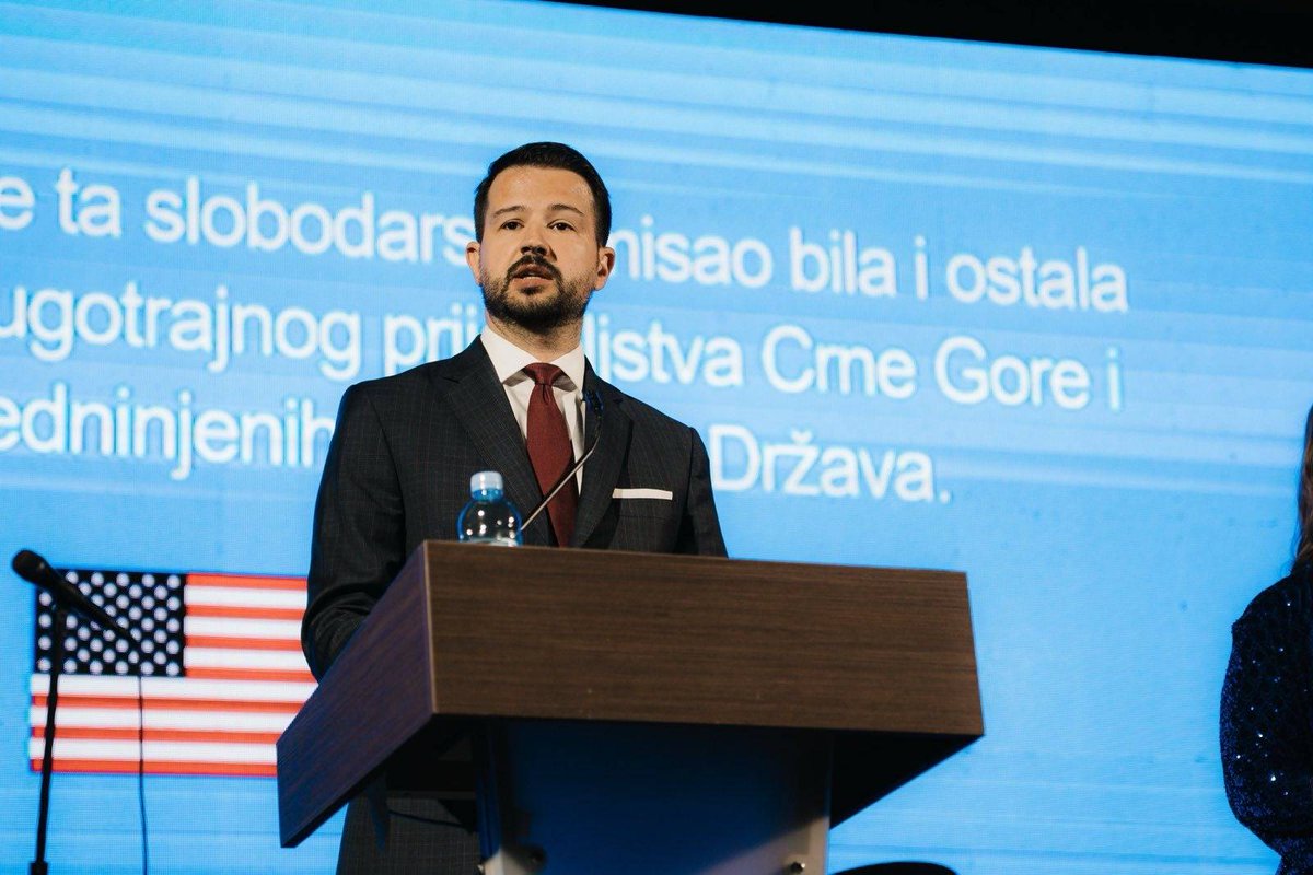 JakovMilatovic's tweet image. Zadovoljstvo mi je što sam prisustvovao svečanosti povodom 249. godišnjice usvajanja Deklaracije nezavisnosti Sjedinjenih Američkih Država - istinskog praznika slobode i jednog od najvažnijih trenutaka u istoriji moderne civilizacije.
Crna Gora i SAD dijele dugu tradiciju…