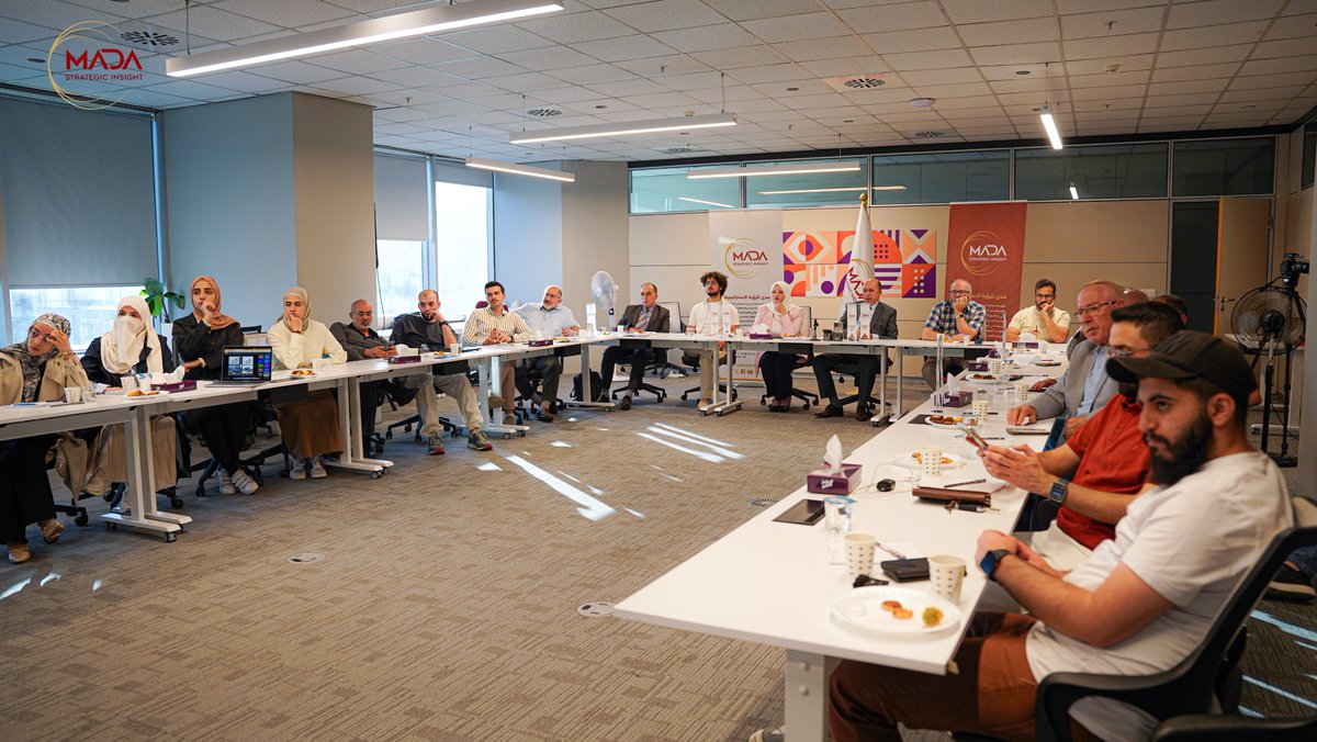 حين تلتقي المعرفة بالانتماء .. تُكتب لحلب حياة جديدة

في اسطنبول، المدينة التي طالما احتضنت السوريين والمهتمين بتراثهم، نظمت مؤسسة MADA Strategic Insight (مدى للرؤية الاستراتيجية) ندوة علمية استراتيجية بعنوان: “رؤية حضارية حول حلب وهويتها العمرانية”، وذلك ضمن برنامجها المتعلق