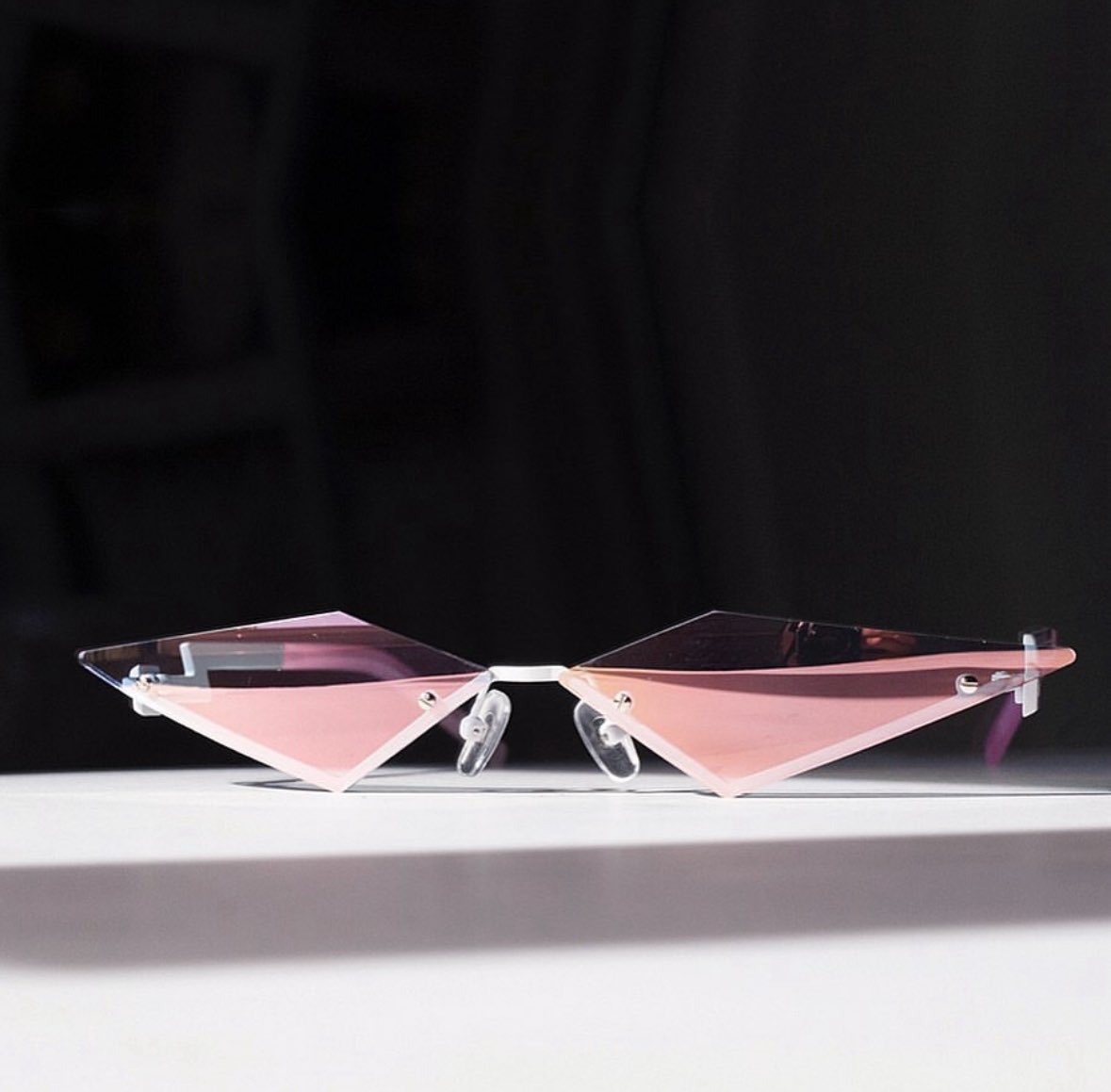 [Esq] 0nyx ⇢ Esqape.net