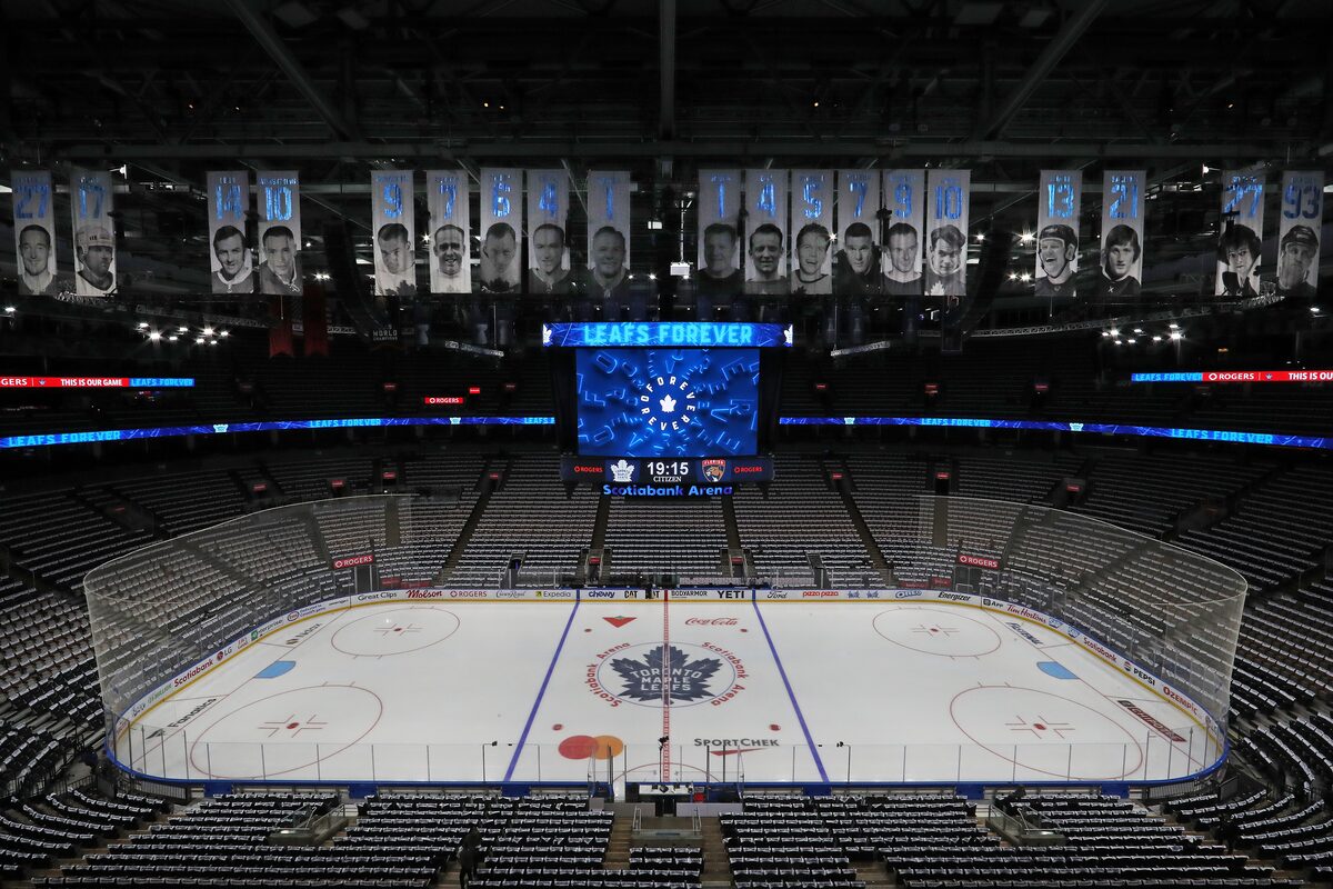 Rogers closes deal to become majority owner of Maple Leaf Sports &amp; Entertainment theglobeandmail.com/business/artic…