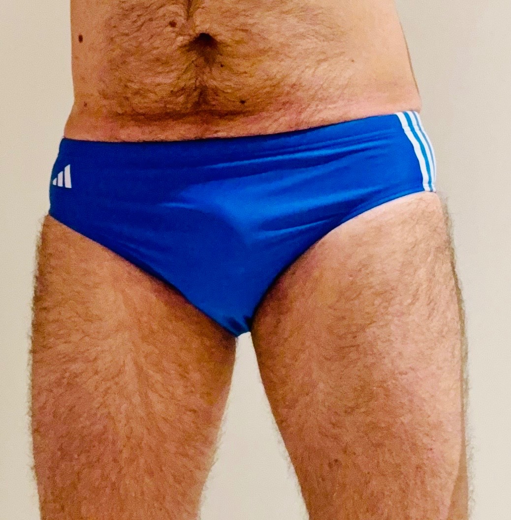 tomrapa6's tweet photo. @briefslad26 Turns out I have the same electric blue ones… I forgot 🙈 https://t.co/E6R0OxV0F4