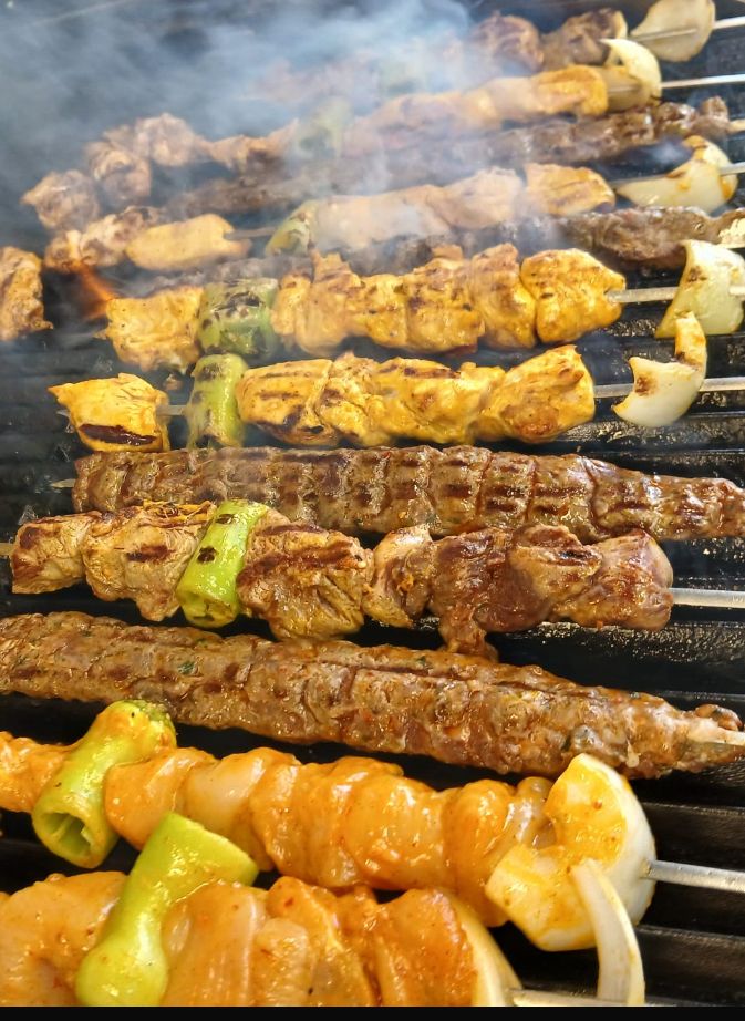mrkebabmargate's tweet image. 🔥 Shish supremacy on a Wednesday night? Go on then!

Smoky, flavour-packed, and 100% halal — grilled to perfection and served generously.

📲 Order now on Deliveroo, Uber Eats, or Just Eat.
📍 Mr Kebab Margate | Cliftonville

#ShishSupremacy #HalalMargate #MrKebabMargate