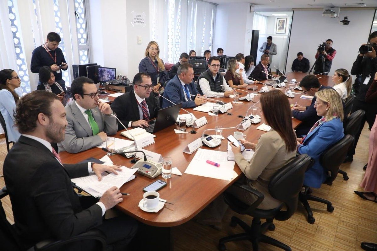 Asamblea Nacional (@asambleaecuador) on Twitter photo #AsambleaEc2025
<a href="/DerechoSaludAN/">Comisión del Derecho a la Salud y Deporte</a> recibió aportes técnicos y observaciones al Proyecto de Ley para la Prevención, Detección y Atención del Cáncer Cérvico Uterino y al Proyecto de Ley para la Prevención, Diagnóstico, Tratamiento y Control del Cáncer
#Boletín
asambleanacional.gob.ec/es/noticia/107… #AsambleaEc2025
<a href="/DerechoSaludAN/">Comisión del Derecho a la Salud y Deporte</a> recibió aportes técnicos y observaciones al Proyecto de Ley para la Prevención, Detección y Atención del Cáncer Cérvico Uterino y al Proyecto de Ley para la Prevención, Diagnóstico, Tratamiento y Control del Cáncer
#Boletín
asambleanacional.gob.ec/es/noticia/107…