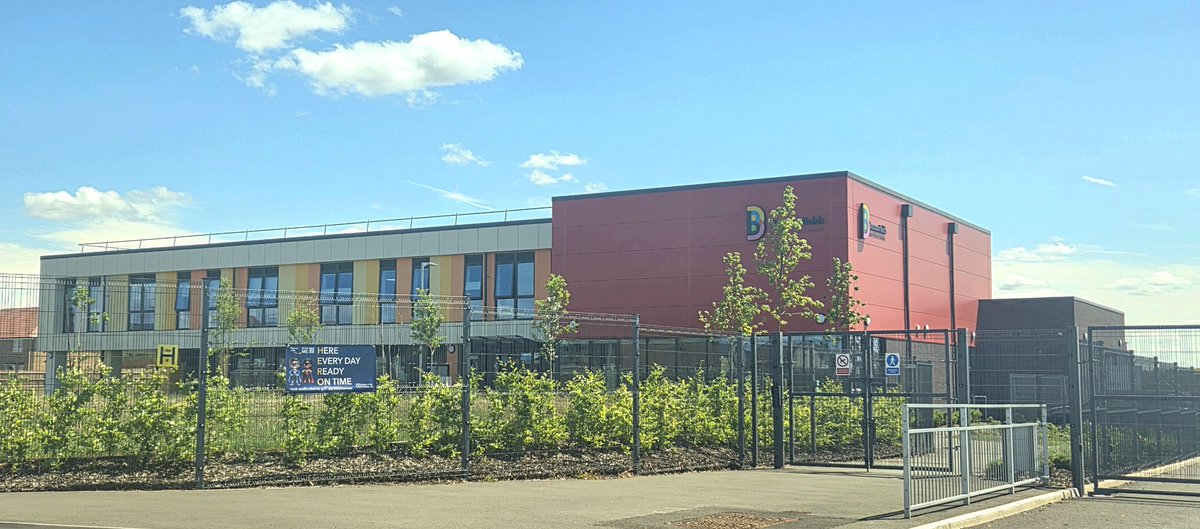 AliceGregson3's tweet image. Great trust visit today with Sam Compton & the team at The Creative Learning Partnership at their new primary in Stafford. Hugely insightful to hear about their vision, mission & values as a trust, the things they're most proud of & the things 'keeping them awake at night'🙏🏻