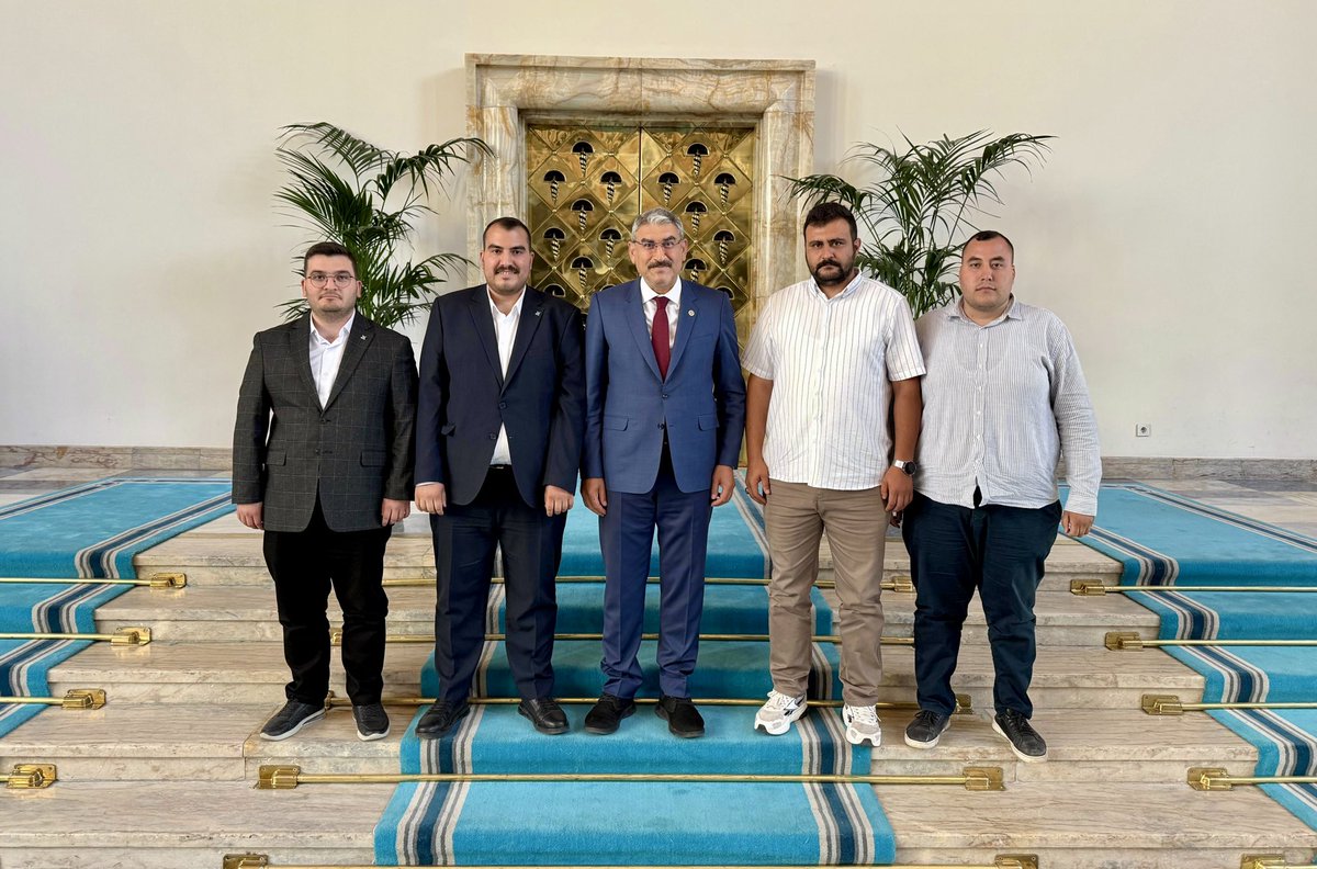 mtayyiporhan51's tweet photo. AK Parti Niğde Milletvekilimiz Sn. Prof. Dr. Cevahir UZKURT’u İl Yürütme Kurulu üyelerimizle birlikte Türkiye Büyük Millet Meclisinde ziyaret ettik.

Ziyaret kapsamında yürüttüğümüz gençlik çalışmaları hakkında istişarelerde bulunduk. 

Nazik ev sahipliği ve misafirperverliğinden dolayı kıymetli vekilimize teşekkür ediyoruz.