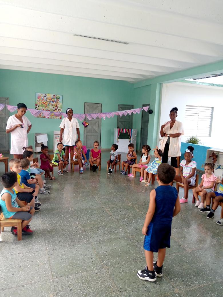 HEdgefuturo907's tweet photo. Habana del Este.C.I: Semillitas del futuro.Cantos , poesía,juego tradicionales para todos los niños."Ven pásala bien".@DgeHE15891 @HEdgeAEE @IHernandez15695 @infancia2024 @NuryAmiot https://t.co/eEJGbadQlC