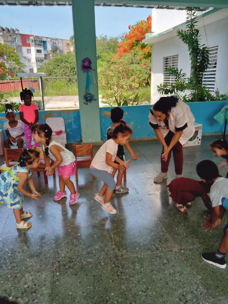 HEdgefuturo907's tweet photo. Habana del Este.C.I: Semillitas del futuro.Cantos , poesía,juego tradicionales para todos los niños."Ven pásala bien".@DgeHE15891 @HEdgeAEE @IHernandez15695 @infancia2024 @NuryAmiot https://t.co/eEJGbadQlC