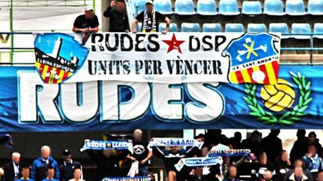 Sempre respectarem i honorarem als que estimen al seu club i ho valorem perquè es percep sentiment de pertinença. El Lleida és la seva gent, allà on s’ha forjat l’amistat entre aficions arran de l’amistat dels seus grups ultres. 

No podran suplantar sentiments, sempre Lleida🤍💙