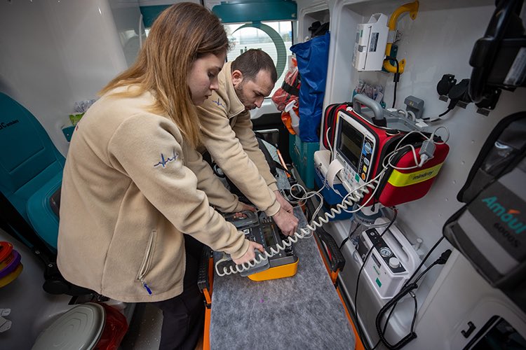 Halkımızın hizmetinde kullanılan tıbbi cihazların onarım, bakım ve kalibrasyonu, Sağlık Müdürlüğümüz bünyesinde oluşturduğumuz özel teknik ekibimiz tarafından yapılıyor.

✅ Bu sayede dışa bağımlılığın önüne geçerek milyonlarca lira tasarruf sağlanıyor.

✅ Tıbbi cihazlar için