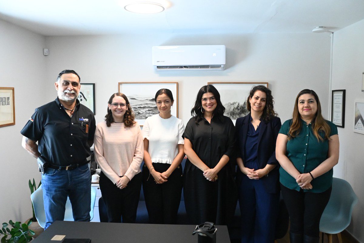 patriciaurbana's tweet photo. Nos reunimos con Omar Palafox, Director de la @AlianzaExClima, @sofiaherm, Representante de empresas, y Cecilia Aus Den Ruthen, Coordinadora técnica, para establecer colaboraciones estratégicas que contribuyan al desarrollo sustentable de nuestra metrópoli. ¡Pronto más noticias! https://t.co/lD8diNOpb2