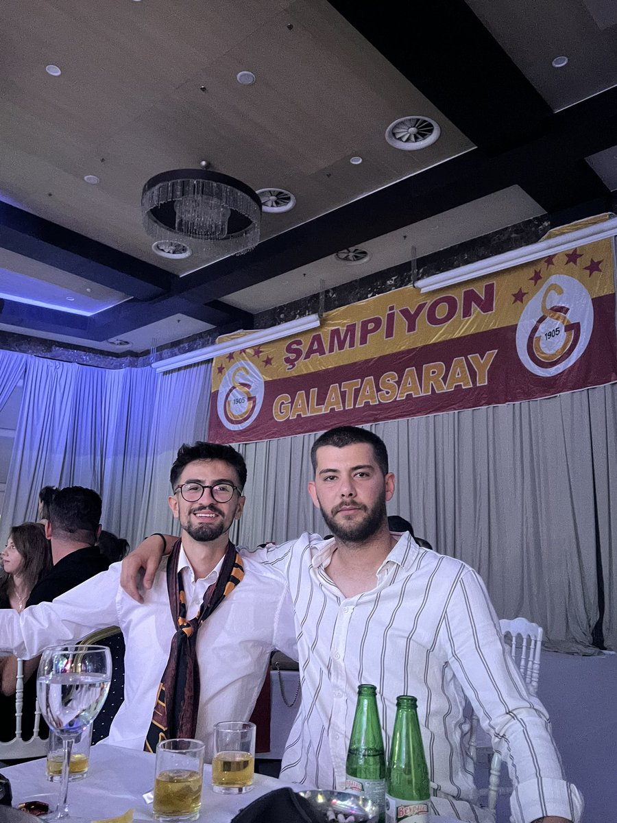 Alayına isyan kralına MERTCAN