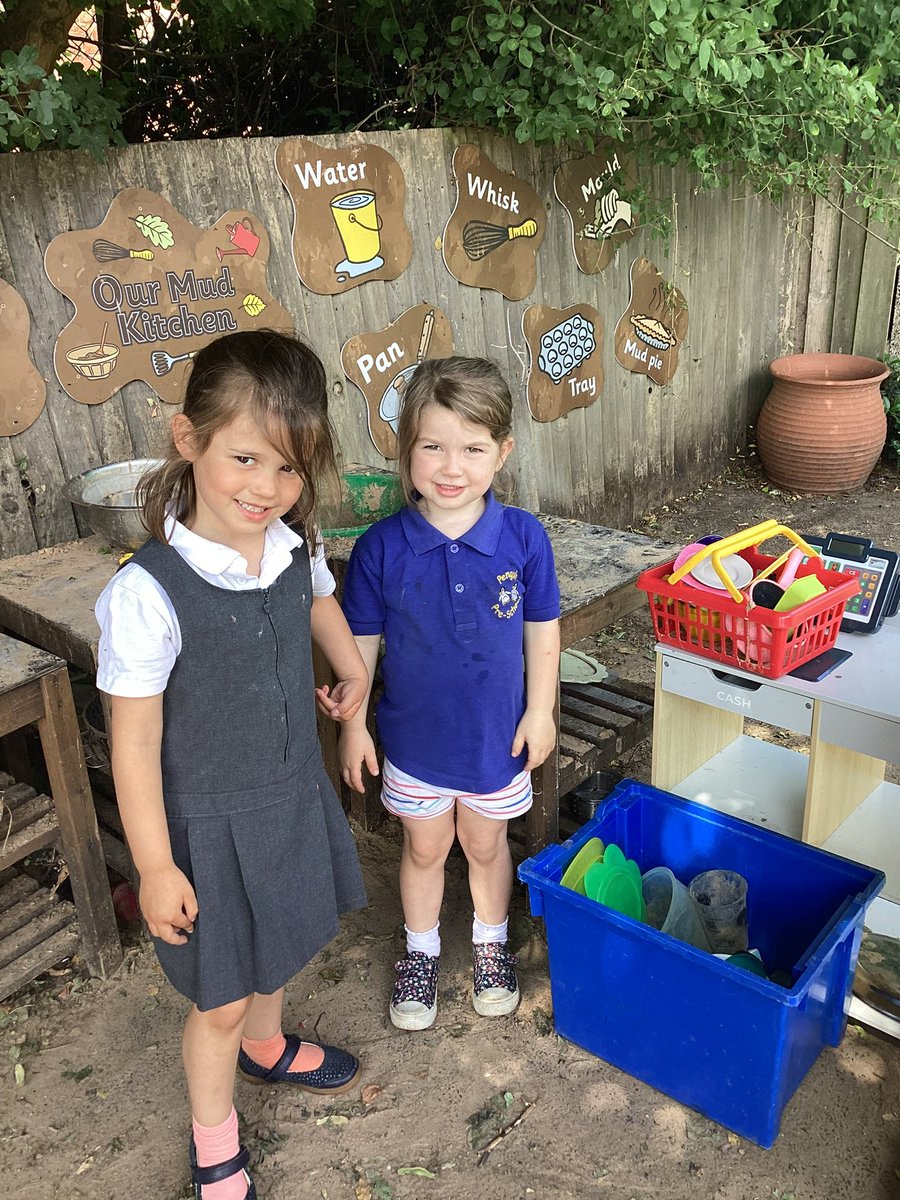 MeashamPS's tweet photo. Our EYFS new starters enjoyed a Stay and Play last week! They explored the provision and had a sing song altogether! ❤️ @Rise_MAT #flourishandsucceed https://t.co/zdgcnVnCKV