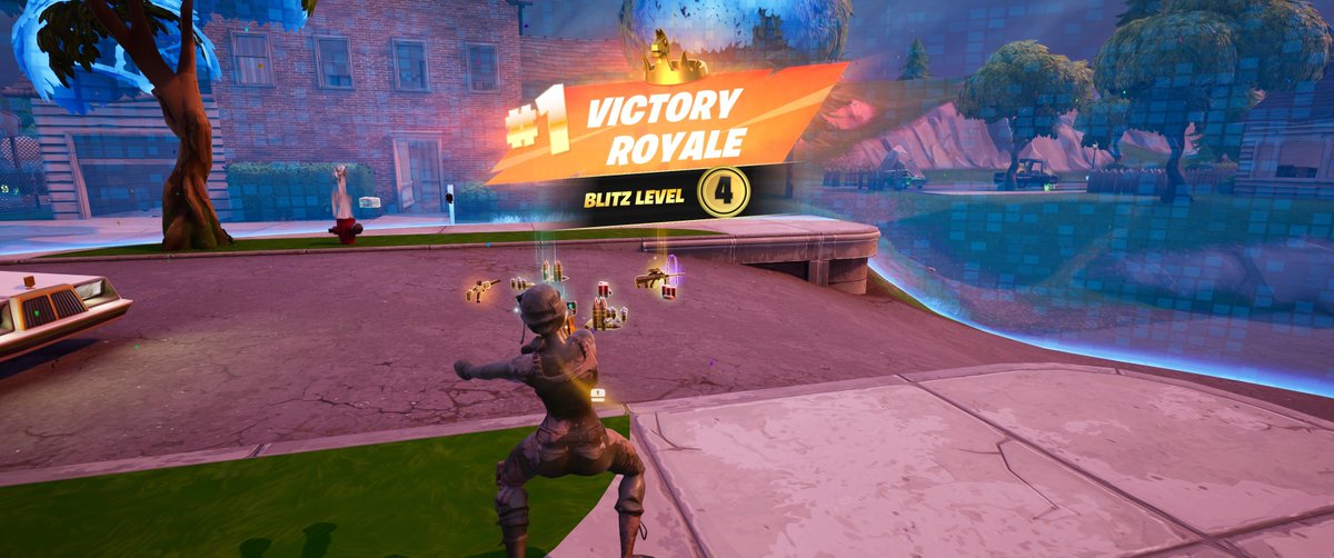 SandDollarOG's tweet photo. Fortnite Blitz Victory!! Who needs bandages!_ 5 Elims and a Crown!! https://t.co/kBQwP2CYjy