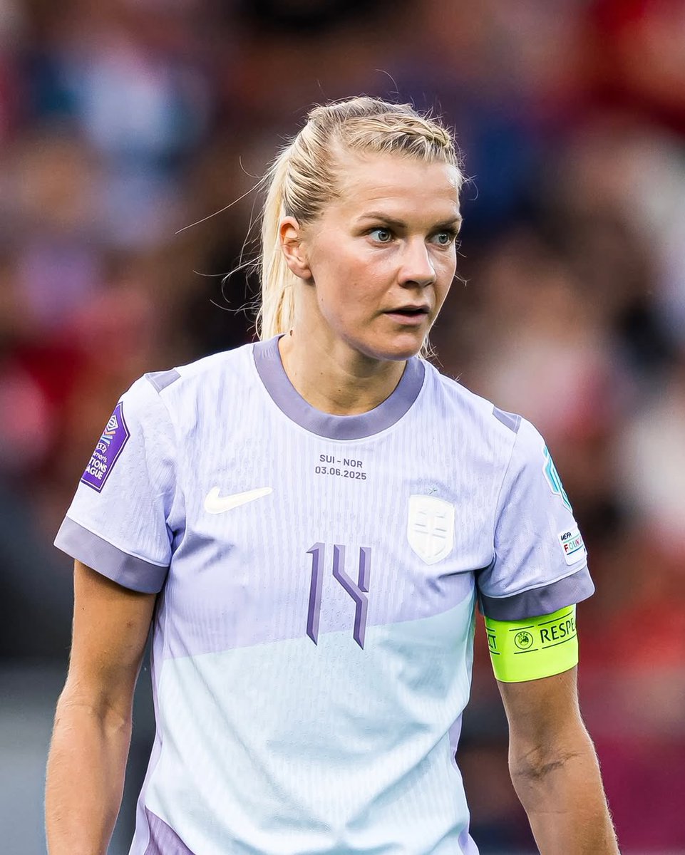 cerettta's tweet image. #Hegerberg che segna con un’incornata potentissima e poi esulta con un mezzo Yo estoy aqui si può commentare in un solo modo: AURA INCALCOLABILE.