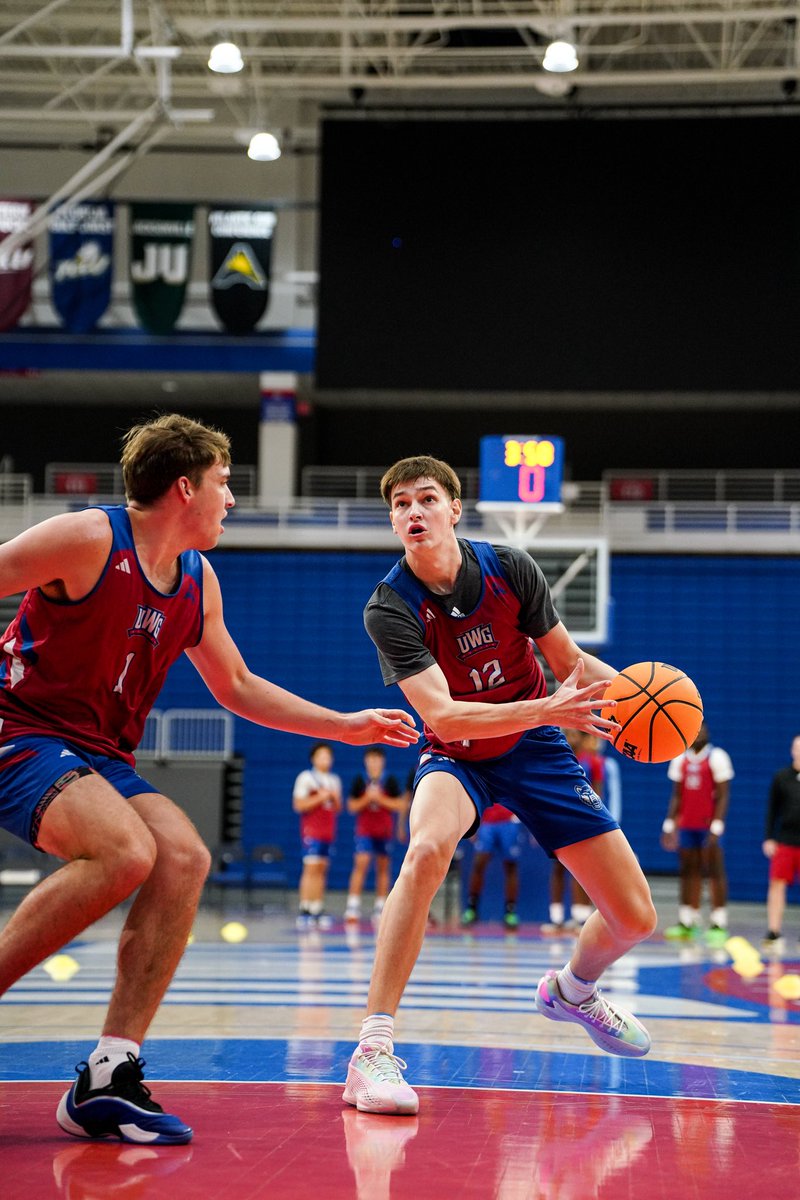 UWG_MBB's tweet image. Whole lotta basketball

#WeAreOne