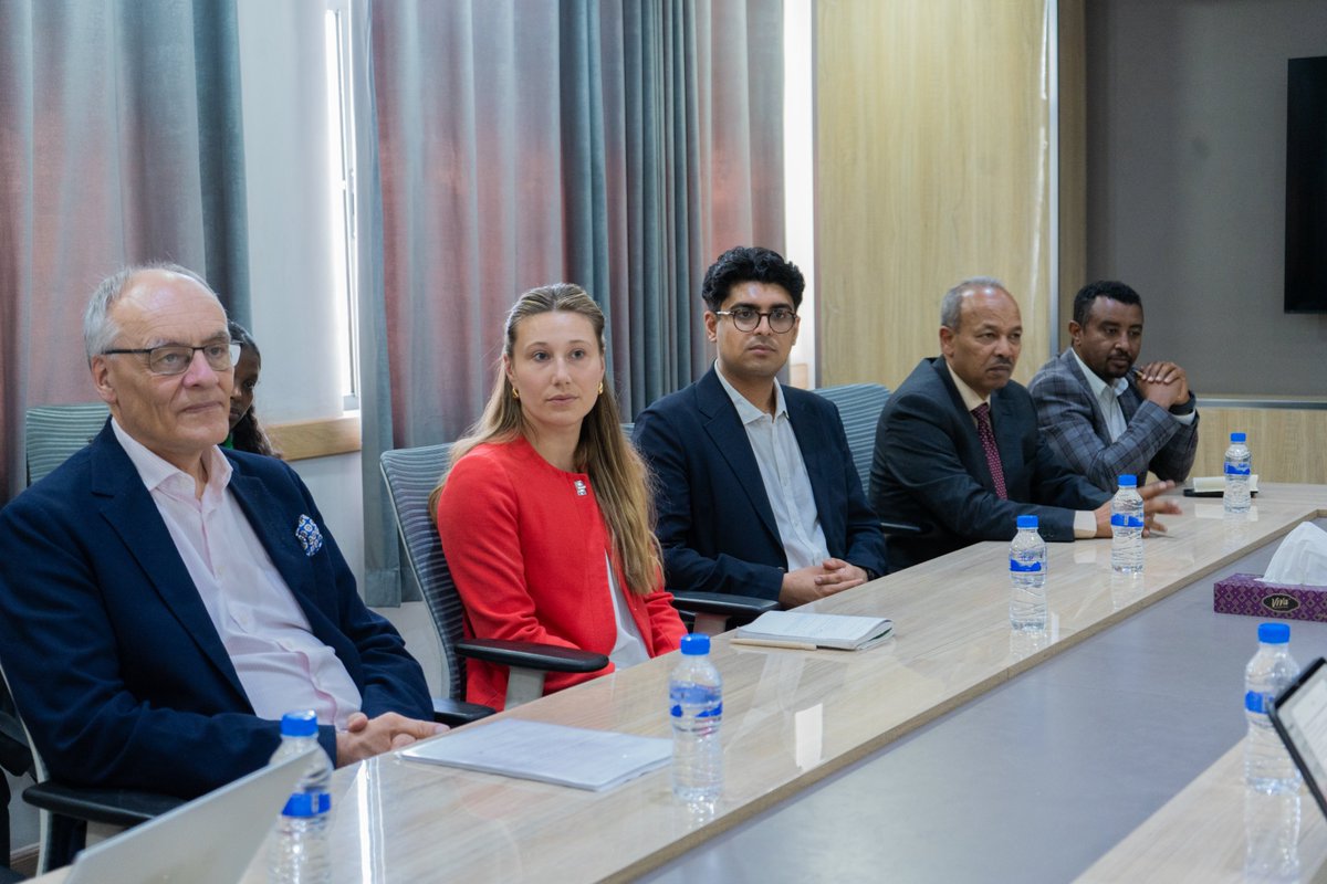 MoPD_Ethiopia's tweet photo. Ethiopia ๐ช๐น is powering its #GreenEconomy!
#MoPD and the World Bank's Ci-Dev, along with Swiss & UK partners, sealed a Host Country Agreement for carbon credits under the Standardized Crediting Framework (SCF). This solidifies strategic partnerships for climate change and the burgeoning carbon market.
#Ethiopia #WorldBank #ClimateFinance #GreenEconomy