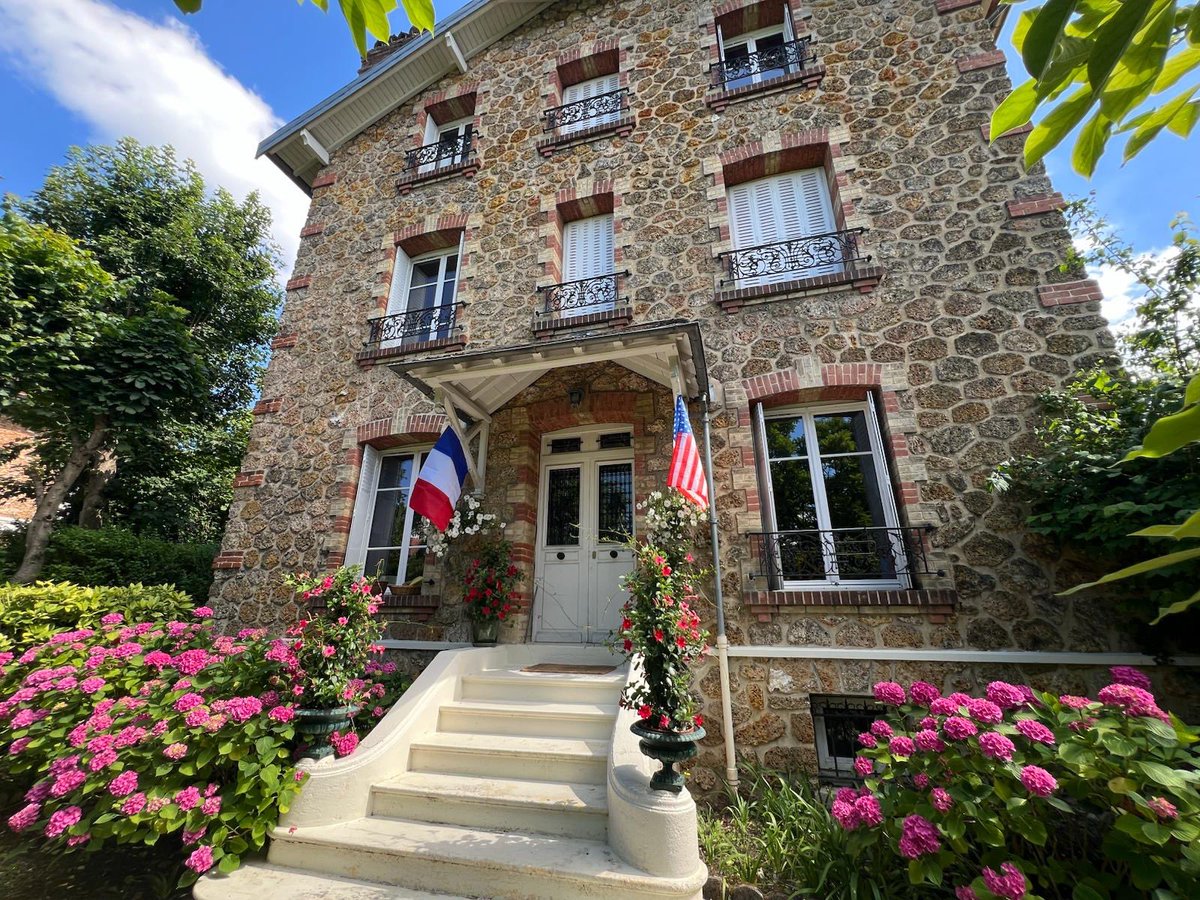 StJosephShrineD's tweet image. Celebration of the 10th ordination anniversary of Canon Commins at the Institute’s church in Port-Marly, France, followed by a beautiful reception at the Commins’. Thank you Mrs. Commins for hosting the whole pilgrimage group from St. Joseph Shrine!