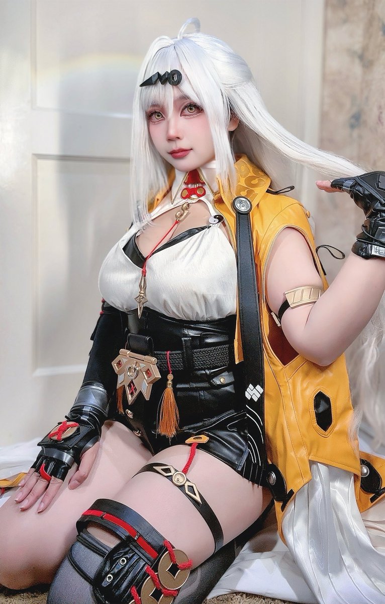 𝐂𝐨𝐬𝐩𝐥𝐚𝐲✰ 𝐘𝐢𝐗𝐮𝐚𝐧
コスプレ✰ 儀玄

#zzzero    #ゼンゼロ    
#YiXuan #コスプレイヤーさんと繋がりたい  #zzzeroCosplay