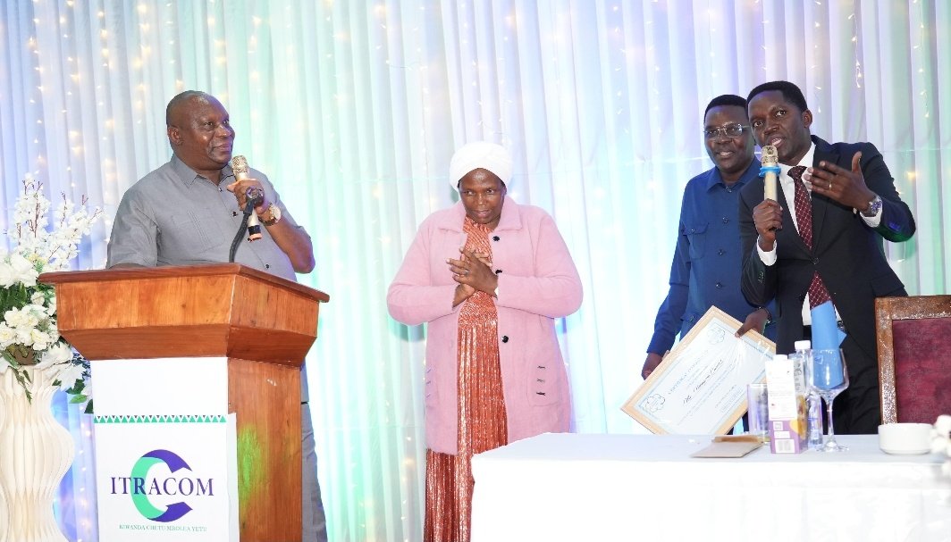 strenda7's tweet photo. 💫She's an unseen strength behind the vision.#CongratsToHer
#CEOIHL_wife awarded for her unwavering prayers,quiet sacrifices&amp;graceful presence that breathed peace,faith&amp;strength into every step of journey.#SheMadeGreatnessPossible.#SheIsClothedWithStrengthAndDignity #Prov31:25 👑 https://t.co/xsD1lIae3p