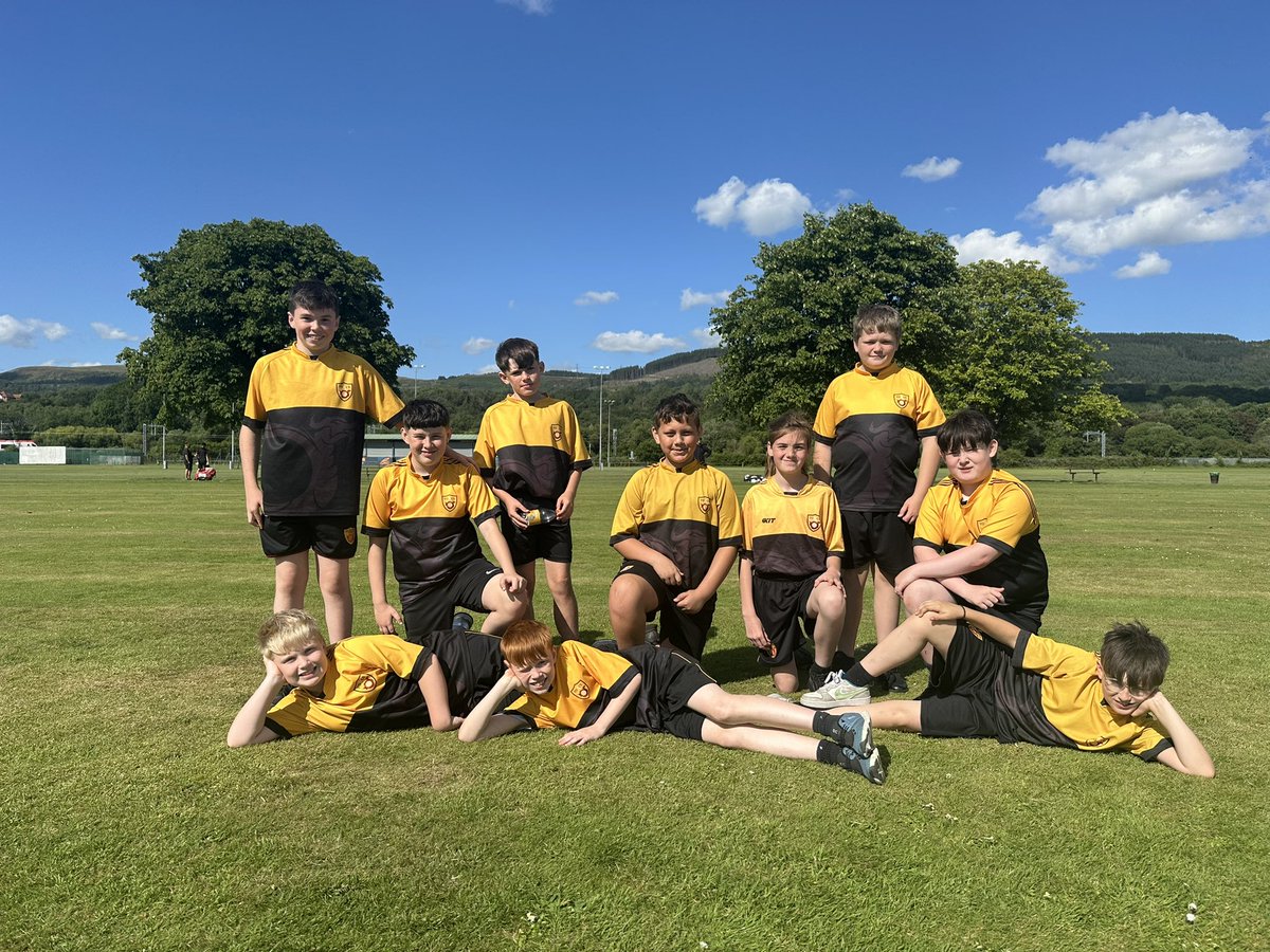 Dai pawn to our Year 7 Cricket squad, playing a n absolute nail biter against <a href="/AGRhydywaunPE/">AGRhydywaunPE</a> in the evening sunshine at the Ynys. 

Some impressive skills on display, narrowly missing out on the penultimate ball of the innings…

1/2…