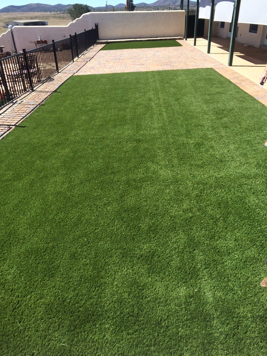 grasshoppersv's tweet photo. From patchy to pristine. This is the power of artificial turf. Your dream yard—no watering required. #grasshopperlandscaping #landscapedesign #artificialgrass #turf #arizonalandscaping https://t.co/0kPnLSIqpa
