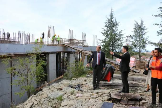 1.Basamak sağlık hizmetlerimizde fiziki alanlarının güçlendirilmesine yönelik ilçelerimize yeni sağlık kompleksleri kazandırmak için çalışmalar yapıyoruz.  

✅ Adapazarı Yazlık Aile Sağlığı Merkezimiz ve 112 Acil Sağlık İstasyonumuzun hizmet verdiği yeni binamız açıldı.

✅