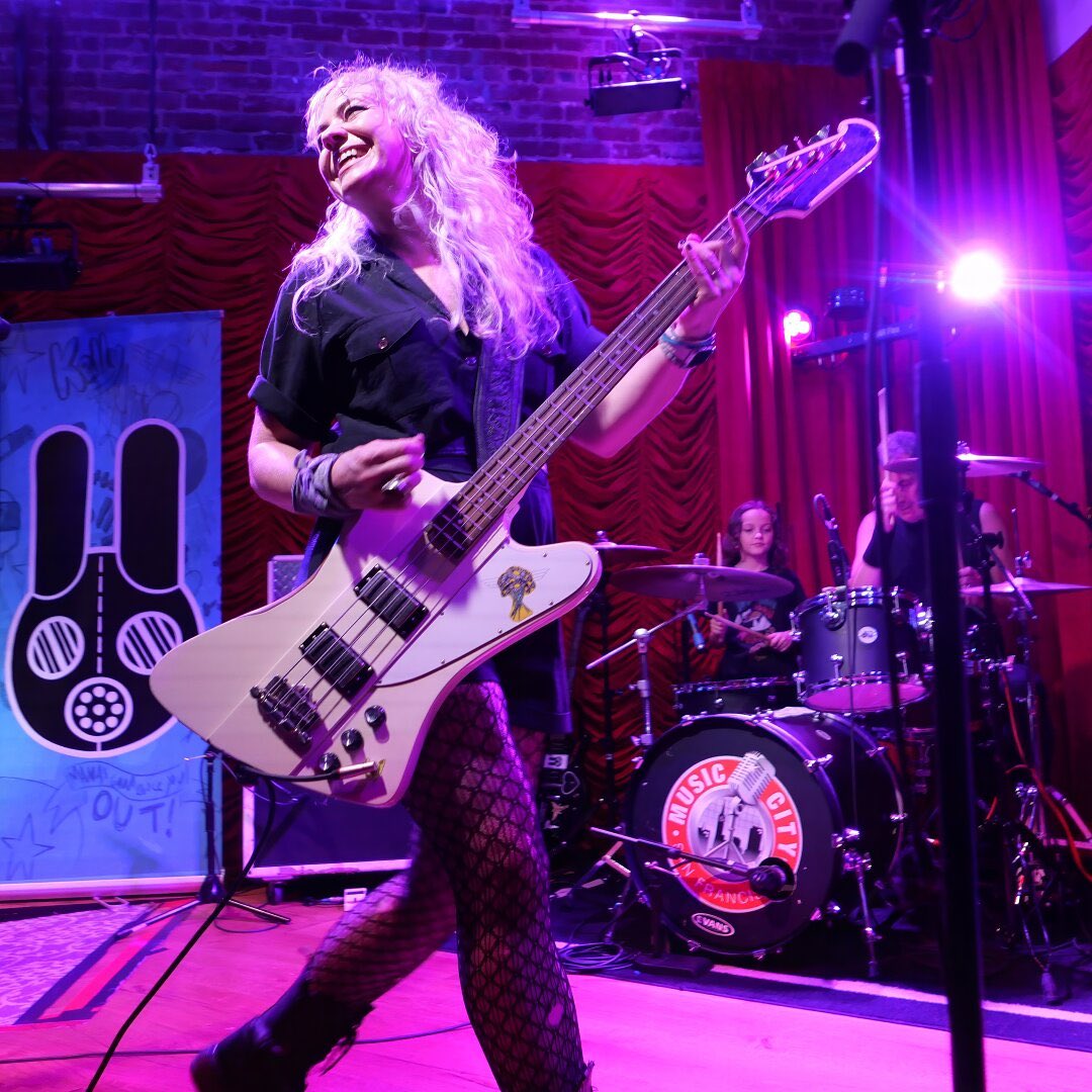San Diego! Come smile with us tonight at The Holding Company! Doors 7:30, get ready for your annual Dollyrots rager and see you soon 🎉🎉🎉

📸 <a href="/mickpunk/">Mick Punk</a>