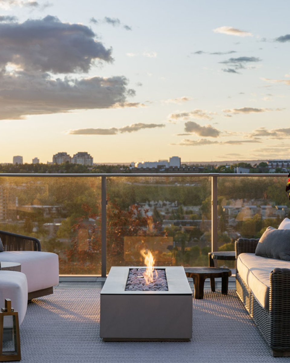 paloform's tweet image. Unwind during golden hour on the rooftop with the Robata #firepit.    

Its subtle #flame adds warmth and balance to a view that speaks for itself, anchored by clean lines, a calming presence, and just the right amount of glow.  

#paloform