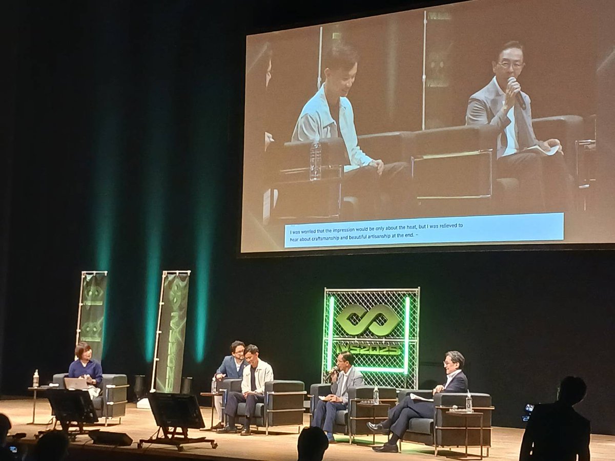 matsuikoji's tweet photo. IVS2025オープニングセレモニー後には、Notion CEOのIvan Zhaoさんと西脇知事とご一緒にトークセッションに参加させていただきました。

昨日のトークセッションは『京都発！世界を変える：Notionと語る「匠の精神とＡＩの融合」』がテーマでした。

Ivan Zhaoさんは中国のご出身で、大学をご卒業後、スタートアップでの勤務を経てNotionを設立されました。Notionは現在でこそ、全世界でユーザー1億人を超えるプラットフォームへと成長していますが、9年前に彼がサンフランシスコから京都に移られた当初はご苦労の連続だったと伺います。

Ivanさんは、約9年ほど前からの約2年間の京都滞在時代、それこそ朝起きてコードを書いて、ご飯を食べて、コードを書いて、寝て起きて、またコードを書くという生活で、一日十数時間はコードを書きまくる生活をしておられたとのことですが、京都にいて良かったのは、本物の職人技、工芸品、生活文化に触れられたことだったと昨日のセッションで熟懐しておられました。

「ソフトウェアも工芸品も人々の生活の道具でなければならない。その時、京都の匠は使い手の利便を徹底的に追求し、細部にこだわり、実に美しい。私はそのことに大いに感銘を受け、そのことにインスパイアを受けながら、京都でNotionのコードを書き続けた」

言葉がそのとおりであったかどうかはともかく、私にはIvanさんのお話はそのように受け止められました。
Ivan Zhaoさんの、「京都は足りない何かが見つかる場所」というお話、そして、京都とのつながりを強化したいとのお話の中で、私と知事から、早速、是非とも京都の高校生をサンフランシスコかニューヨークのNotionの見学を受け入れてくださいというお申し出にも好意的に受け止めてくださいました。

大変楽しく、嬉しくもあるトークセッションでした。Ivan Zhaoさん、ありがとうございました。