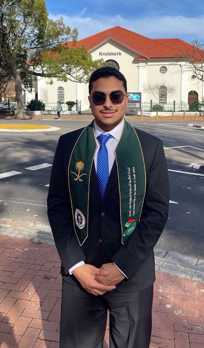 أسمى معاني الفخر والاعتزاز أن تمثّل وطنك 🇸🇦

وقد سعدت وتشرفت بتمثيل #المملكة_العربية_السعودية  في #جمهورية_جنوب_إفريقيا " كيب تاون " ضمن وفد رحلة الجامعات السعودية، في تجربة ثقافية وإنسانية لا تُنسى.

كل الشكر والامتنان أقدّمه لـ #جامعة_الملك_فيصل، وعلى رأسها سعادة رئيس الجامعة