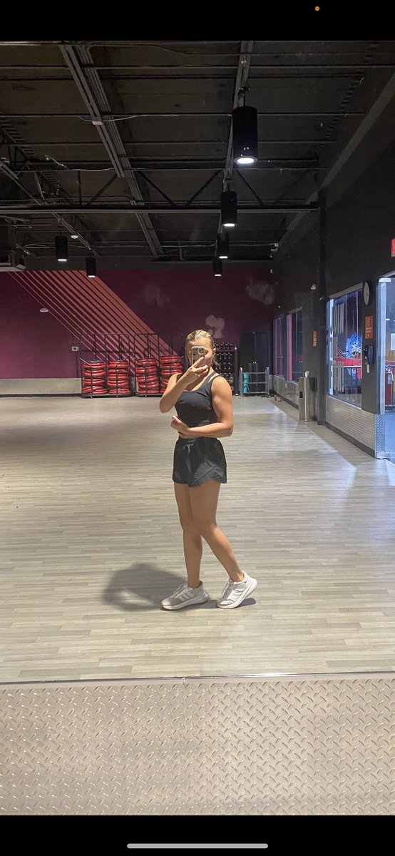 AddisynBerry's tweet image. Arm dayyyyy….. love my daily routine. #gym #blessed #pitcher @scan1ansports @ExtraInningSB @FastPitchMyLife @SoftballPortal