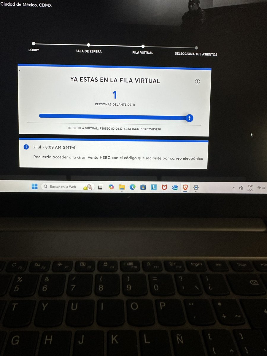 andromedaamara's tweet photo. @Ticketmaster_Me  Me explicas cómo pase de estar comprando mis boletos, al ser número 1 en fila y luego ser la 4404? WTF tu porquería 

😭😭😭😭😭 aparte con HSBC 🥲😾🫠 https://t.co/LhU9RggS7T