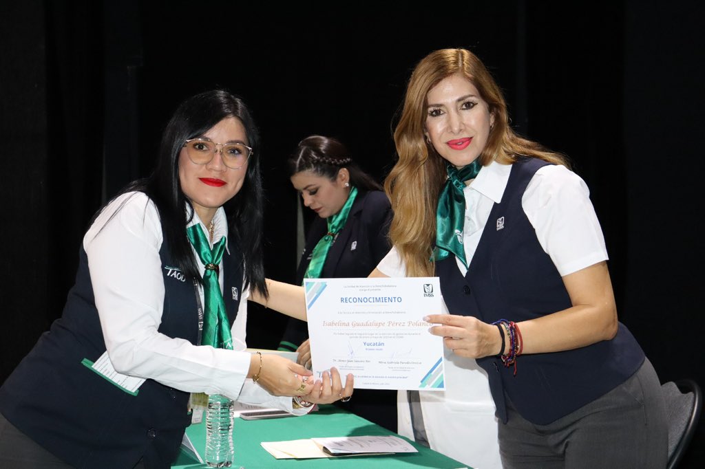 Encabezó titular #IMSSYucatán, Dr. Alonso Sansores, y titular de la Unidad de Atención a la Derechohabiencia, Mtra. Gabriela Paredes; “Capacitación al Personal de Atención y Orientación a la Derechohabiencia del OOAD y la UMAE” impartido para fortalecer la calidad en el servicio