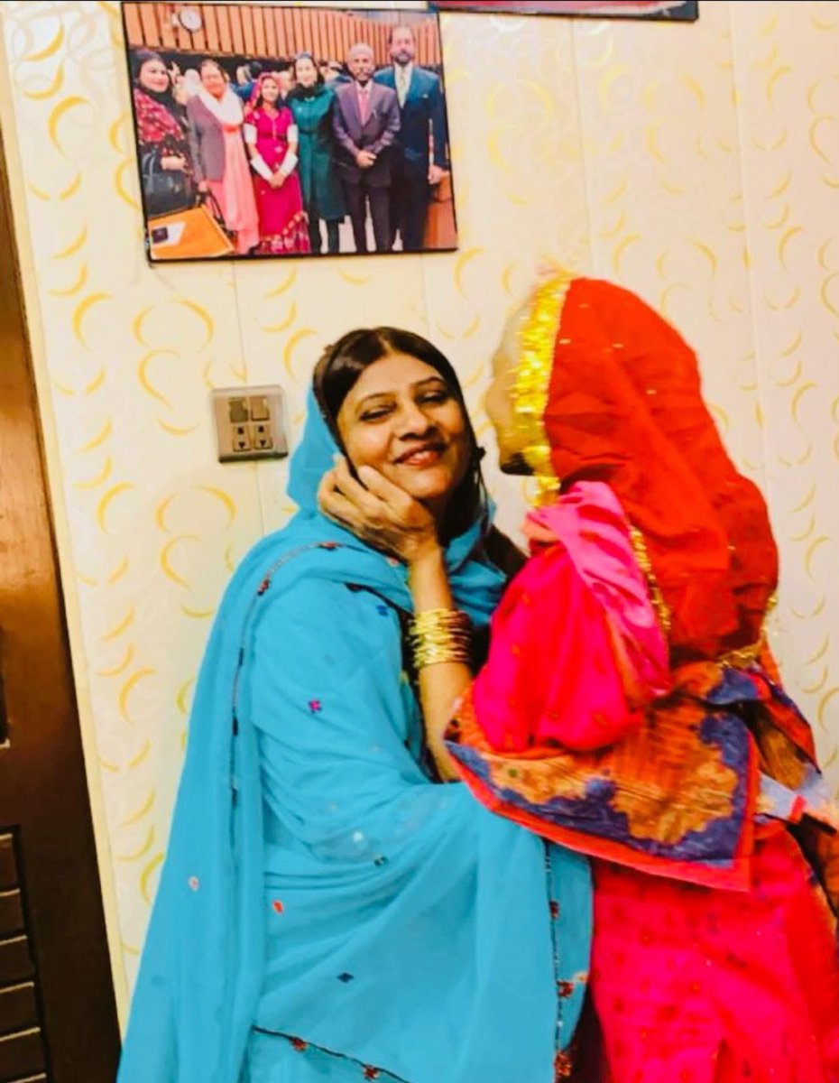 Amarlal07's tweet photo. We regret to inform that senator @KeshooBai Mother in Law passed away today.
@BBhuttoZardari @AseefaBZ @BakhtawarBZ https://t.co/JzCyA3zmip