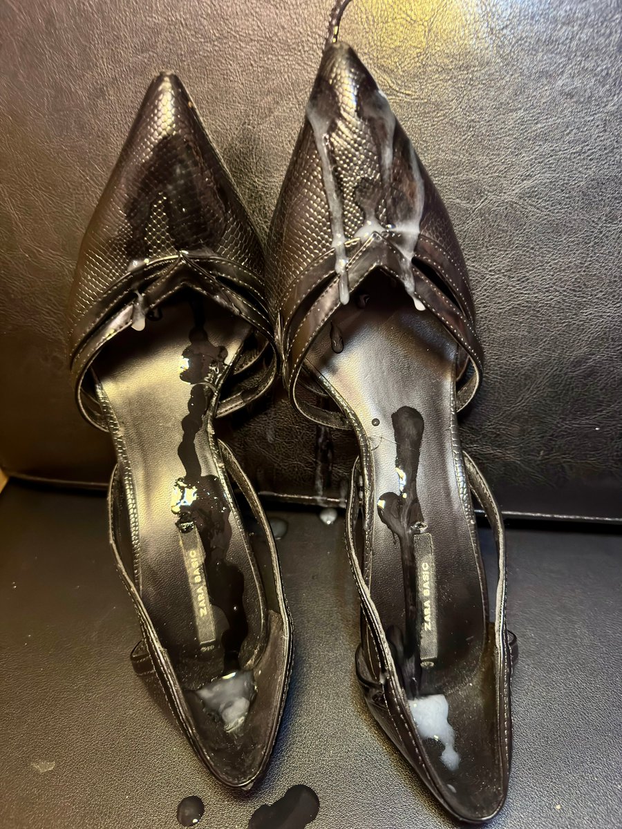 💦💦💦👠👠👠#heeladdict #highheelslover #highheels #heels #muleshoes #pleasershoes #cumshoe #shoejob #cumonshoes #footjob #heeljob #sandals #bigcumshot #cumshot