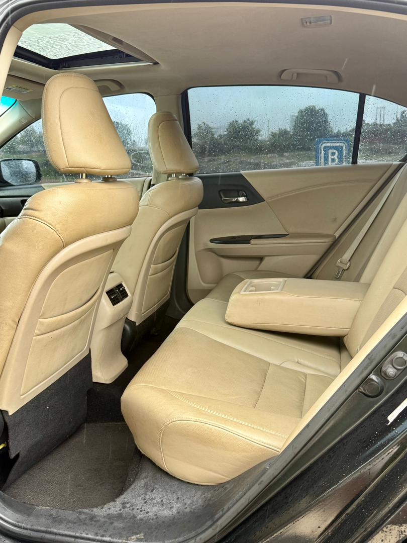 CarsConnectNG's tweet photo. 🤳  HONDA ACCORD EXL V6 
◐➖➖➖➖➖➖➖➖➖◑ 
✨ Fullest Option 
◐ Year: 2014 ↑2016Model
◐ Status: Toks Standard 
◐ Duty: Fully Paid
◐ Price: ₦11.6M 💥..negotiable
◐ Location:Abuja   🇳🇬 🌎

☎/ 📩 : 08068278079
🇳🇬Nationwide Delivery ✈🏠
Pls Rtw🙏#CarsConnect #NG #ALj https://t.co/PydoXxv52m