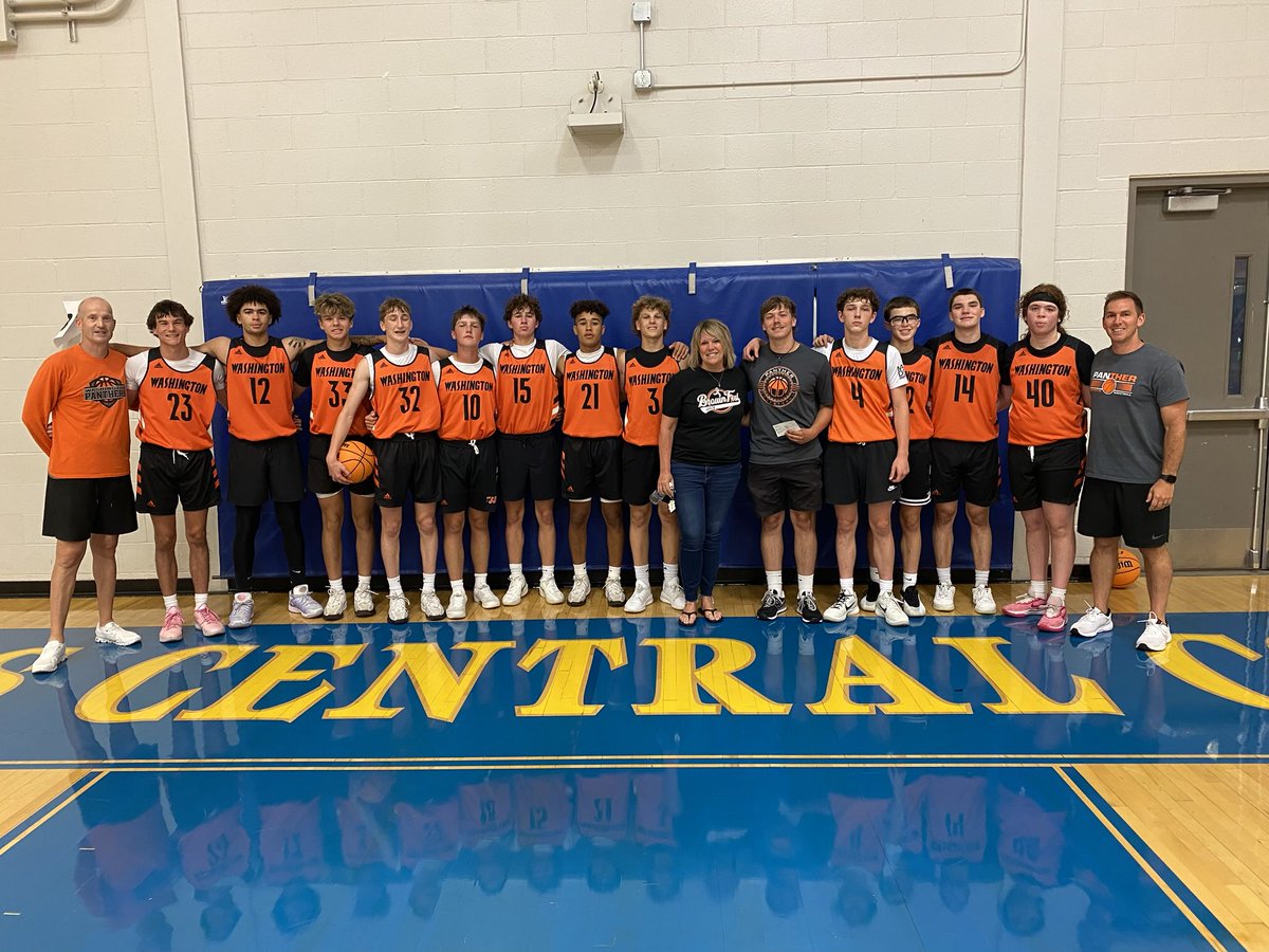 JB stopped by ⁦<a href="/ICCMensBBall/">ICCMensBBall</a>⁩ League and received the ⁦<a href="/cb8panther/">Coach Brown</a>⁩ Determination Scholarship from Jodi.  Tradition Never Graduates.