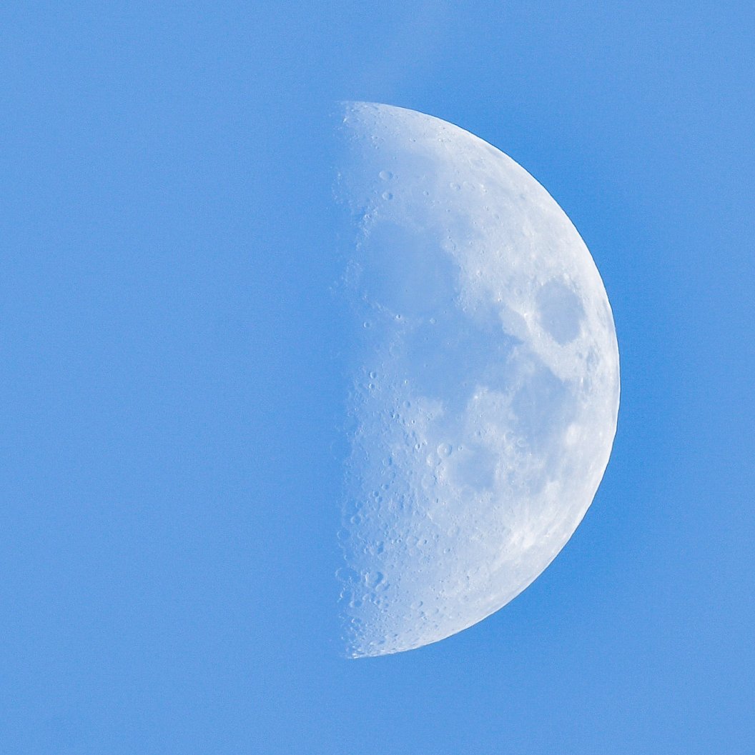 Chris Jones (@jonesy1007) on Twitter photo Wednesday's first quarter, half moon 50% lit. Also look out for clair obscur events of lunar V , just before 10pm and Lunar X an hour later, (UK time). Check out @SkyCalpro for your time and more events.
#MoonHour <a href="/MoonHourSocial/">#MoonHour™️Social</a> Wednesday's first quarter, half moon 50% lit. Also look out for clair obscur events of lunar V , just before 10pm and Lunar X an hour later, (UK time). Check out @SkyCalpro for your time and more events.
#MoonHour <a href="/MoonHourSocial/">#MoonHour™️Social</a>