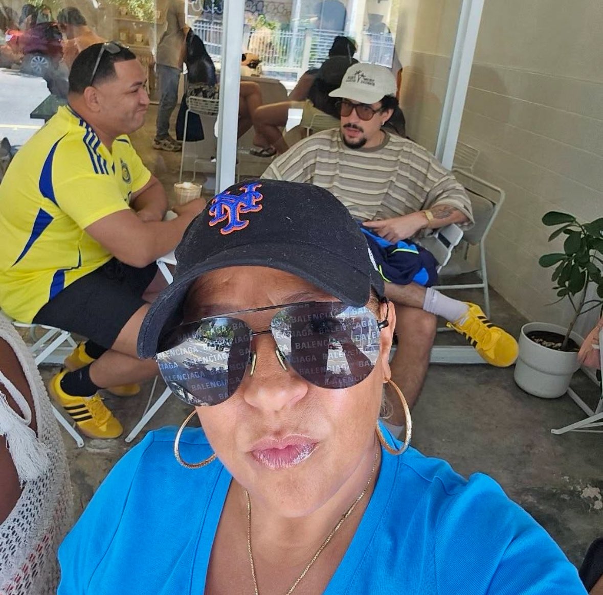 benitonewsmx's tweet photo. Bad Bunny recientemente en Puerto Rico 🇵🇷☕ https://t.co/i7CYdxOvrF
