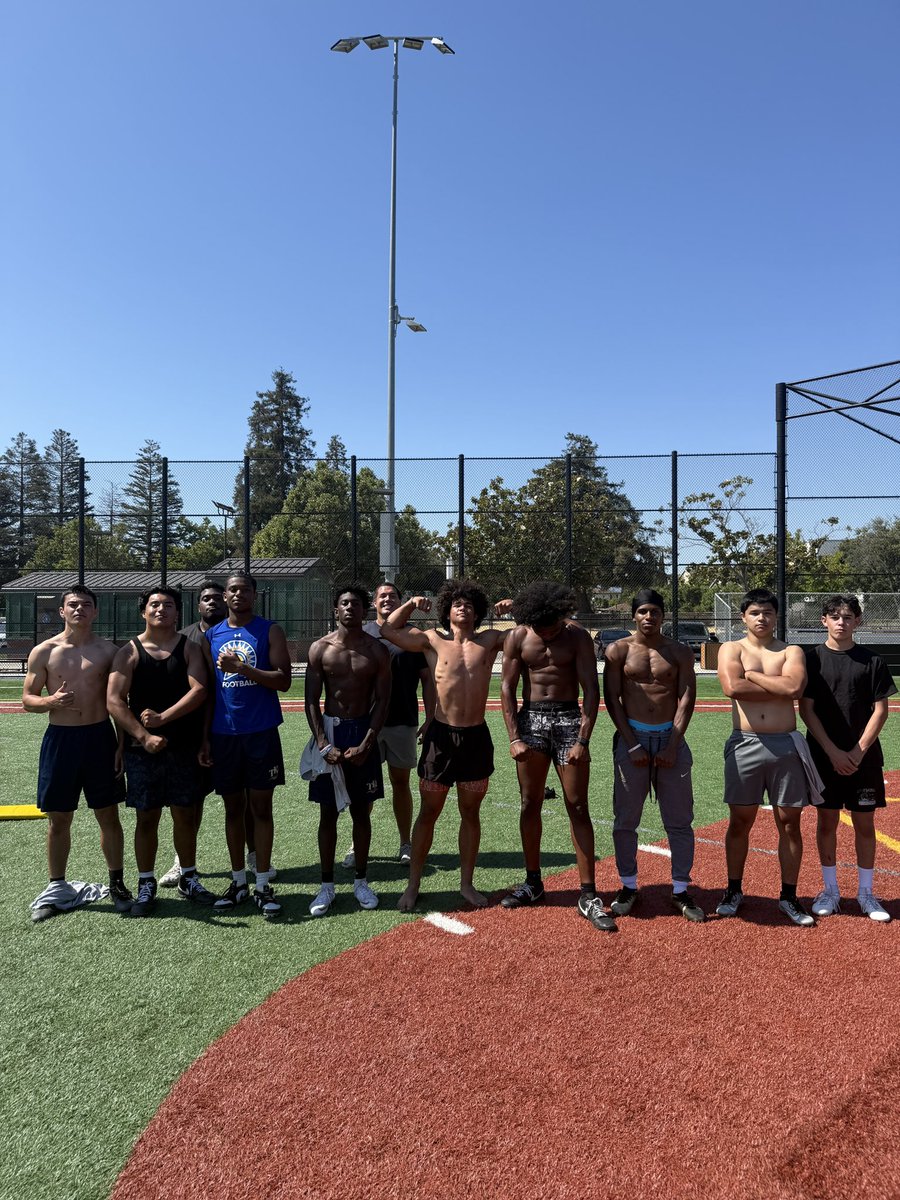 6:30 sesh right before a great speed and agility training with coach <a href="/Moore_better40/">Jonah Galoia-Moore</a> . 1% everyday…⭐️
<a href="/adrianbarnett_1/">Adrian Barnett</a> <a href="/natevargas65/">Nathaniel Vargas</a> <a href="/StephenMems27/">Stephen Mems</a> <a href="/CoachDantePerez/">Coach Dante</a>
<a href="/JaidenFlores_21/">Jaiden Flores 3 ⭐️</a>