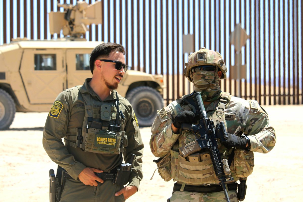 iiiarmoredcorps's tweet image. Soldiers from the 759th MP Battalion, under JTF–Southern Border, stand alongside U.S. Border Patrol to secure our southern border. The III Armored Corps is proud of their vigilance and commitment to protecting our nation.