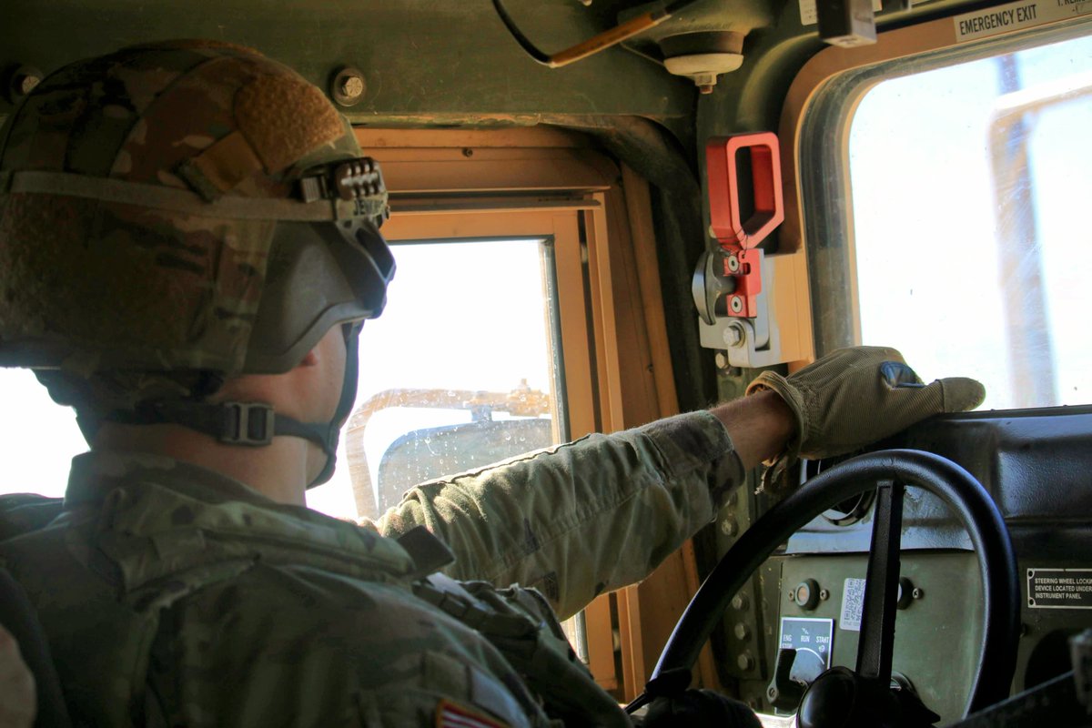 iiiarmoredcorps's tweet image. Soldiers from the 759th MP Battalion, under JTF–Southern Border, stand alongside U.S. Border Patrol to secure our southern border. The III Armored Corps is proud of their vigilance and commitment to protecting our nation.