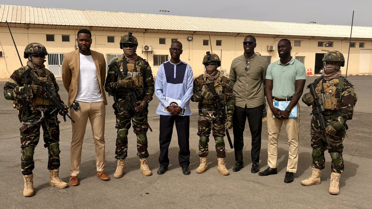 SPLSenegal's tweet photo. Ce Mercredi 02 Juillet ,Le SPLS a étè convié à la fête patronale de l’armée de l’air 🇸🇳. La Ceremonie fût belle et pleine d’emotions. Nous remercions Le Général de brigade El Hadji Niang ,Chef d’etat major de l’armee de l’air que nous felicitons pour la reuissite de l’evenement. https://t.co/vRIaA5qm8g