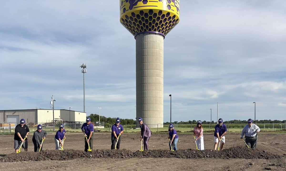 ValleyCenterKS's tweet image. Thank You, Valley Center!

Yesterday’s Groundbreaking Ceremony for the Valley Center Water Treatment Plant was a huge success and it's all thanks to YOU, our incredible community!

#ilovevc #valleycenterks #vcwater