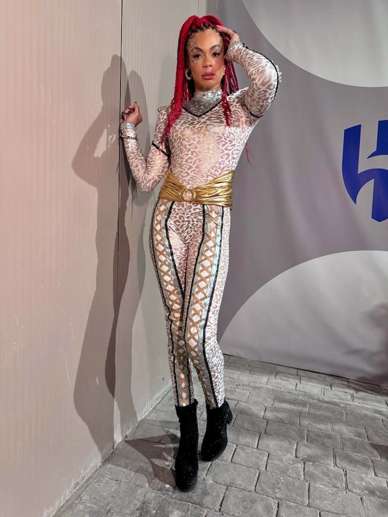The vibe <a href="/TheVibeBri/">Briana Brandy</a> 
🤍💛🤎
💄 @vc_makeupartist 
📸 <a href="/mikeyyyyyyy_/">Mikey</a> 

#wwe @wwe #smackdown #bfab