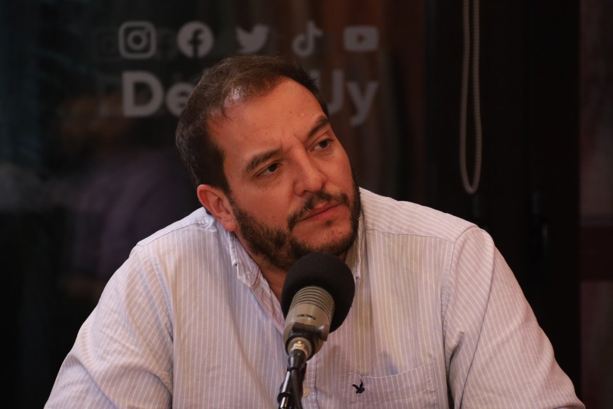 #Ahora en Fácil Desviarse                                   

Hablamos con el subsecretario del Ministerio de Vivienda, Christian Di Candia.

📻99.5 FM
▶️youtube.com/watch?v=vhjaVv…