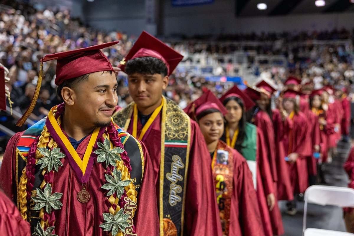 🎙️ New episode: The Become Here Project Podcast

What if a high school diploma carried even greater value? 

DMPS Chief Academic Officer Dr. Robert Lundin shares how Diploma+ is changing the way students experience high school.

🎧 Listen here: podcasts.apple.com/us/podcast/22-…