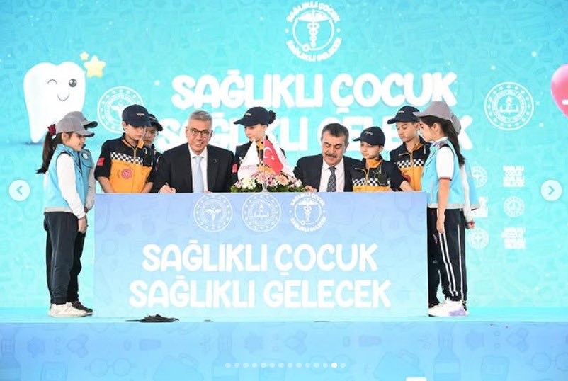 Medeniyetimizin teminatı çocuklarımız için yeni bir adım!
“Sağlıklı Çocuk, Sağlıklı Gelecek”;
📍81 ilde uygulanan programla çocuklarımız, sağlık elçileri olarak hem kendileri hem de toplum için sağlıklı bir geleceğin taşıyıcısı olacak.

#SağlıklıTürkiyeYüzyılı 🇹🇷