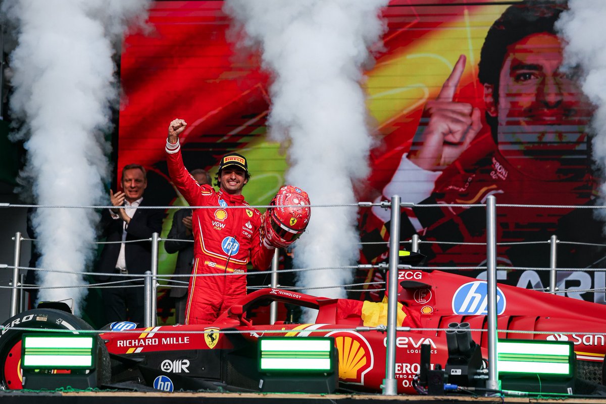 ElPitWall's tweet image. Un pequeño recordatorio sobre Ferrari que no gana en #F1 desde que @Carlossainz55 subió a lo más alto del podio en el @mexicogp , hace 15 carreras. Racha negativa que se ve difícil de detener en el #BritishGP esperando que las actualizaciones ayuden y el equipo cambie. #Soñando